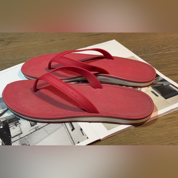 Coach Rubber Flip Flops Slides In Raspberry Size 9 - Picture 5 of 12